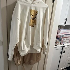 White and Tan Bear Graphic Men's Sweater
